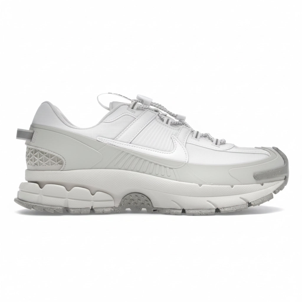 Nike Zoom Vomero Roam
Summit White Light Bone Light Iron Ore
