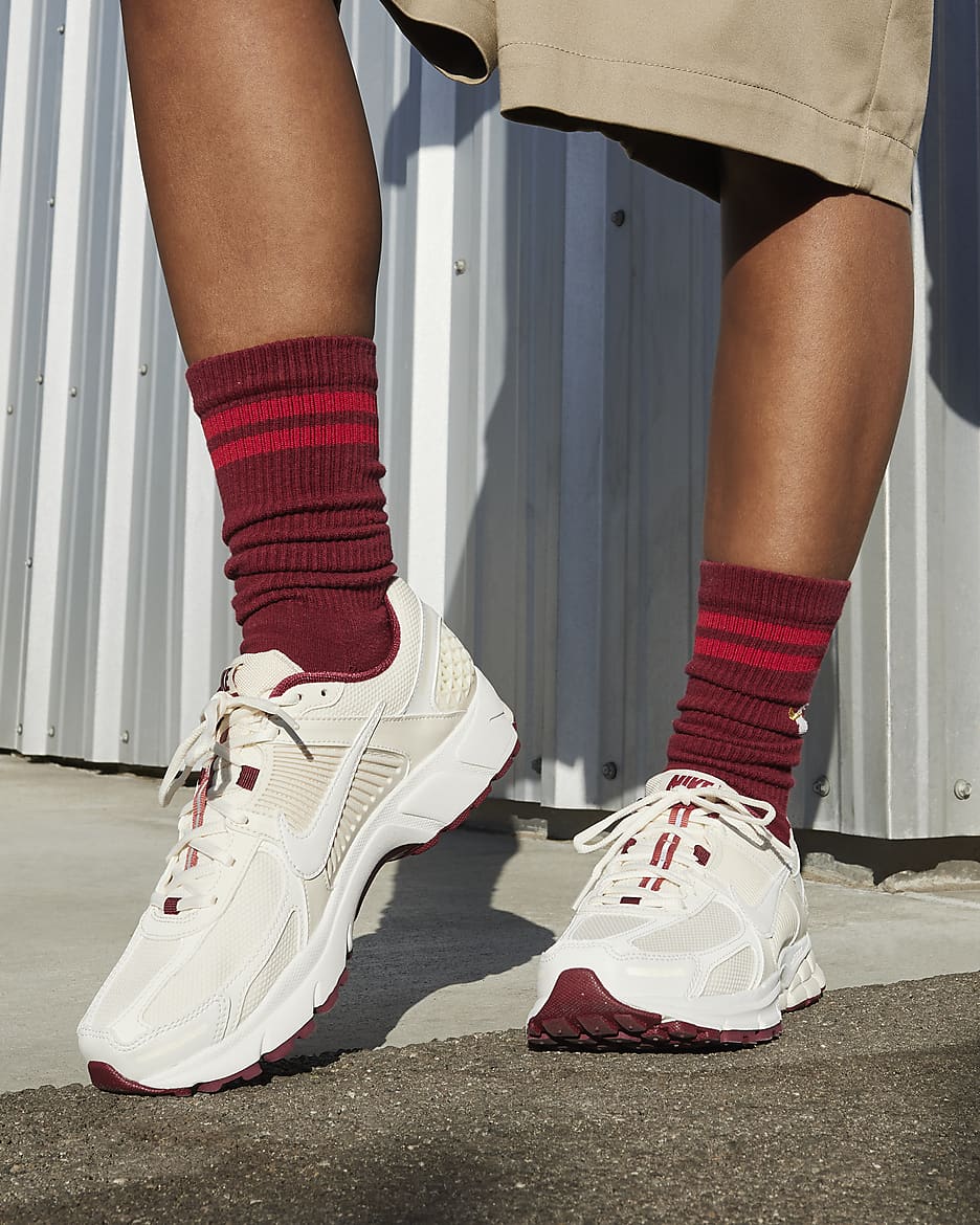 Nike Zoom Vomero 5
Women's Shoes