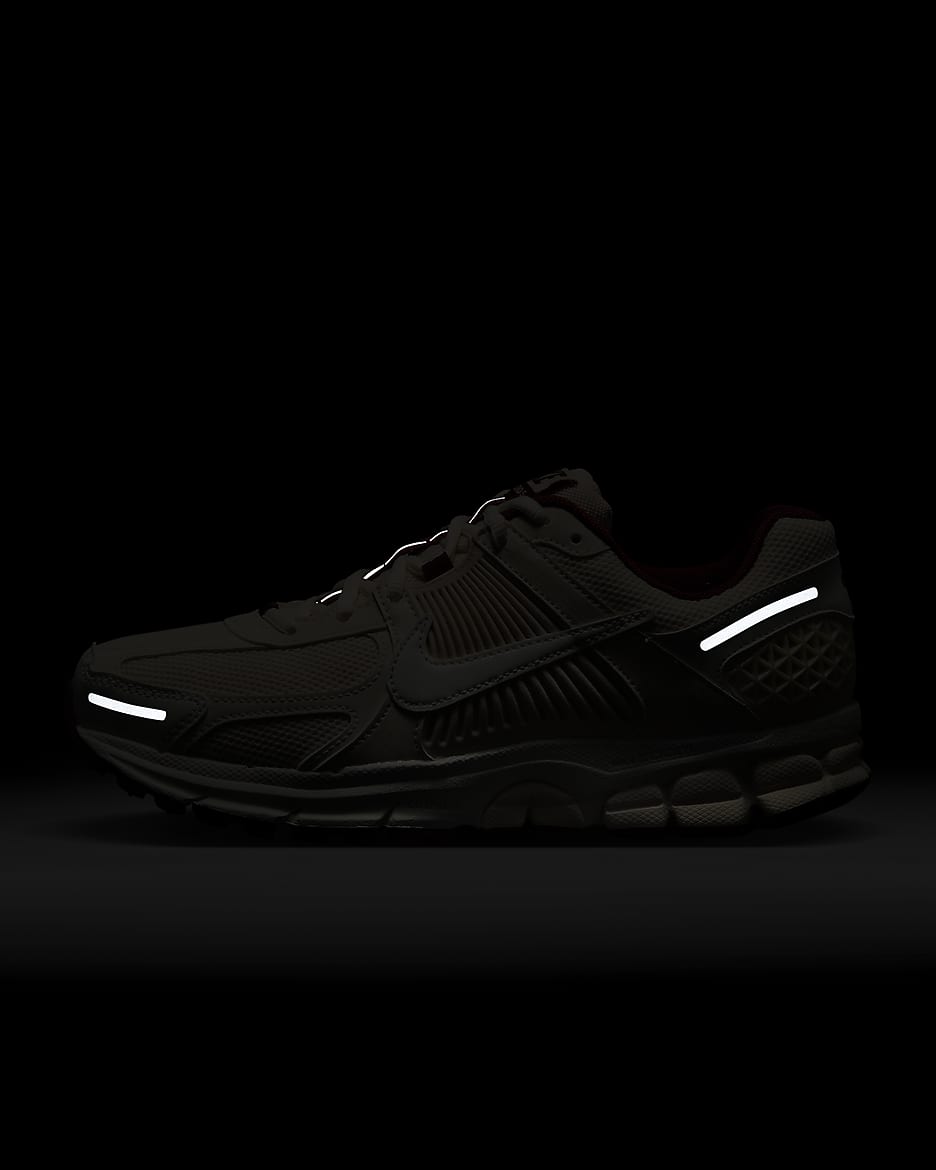 Nike Zoom Vomero 5
Women's Shoes