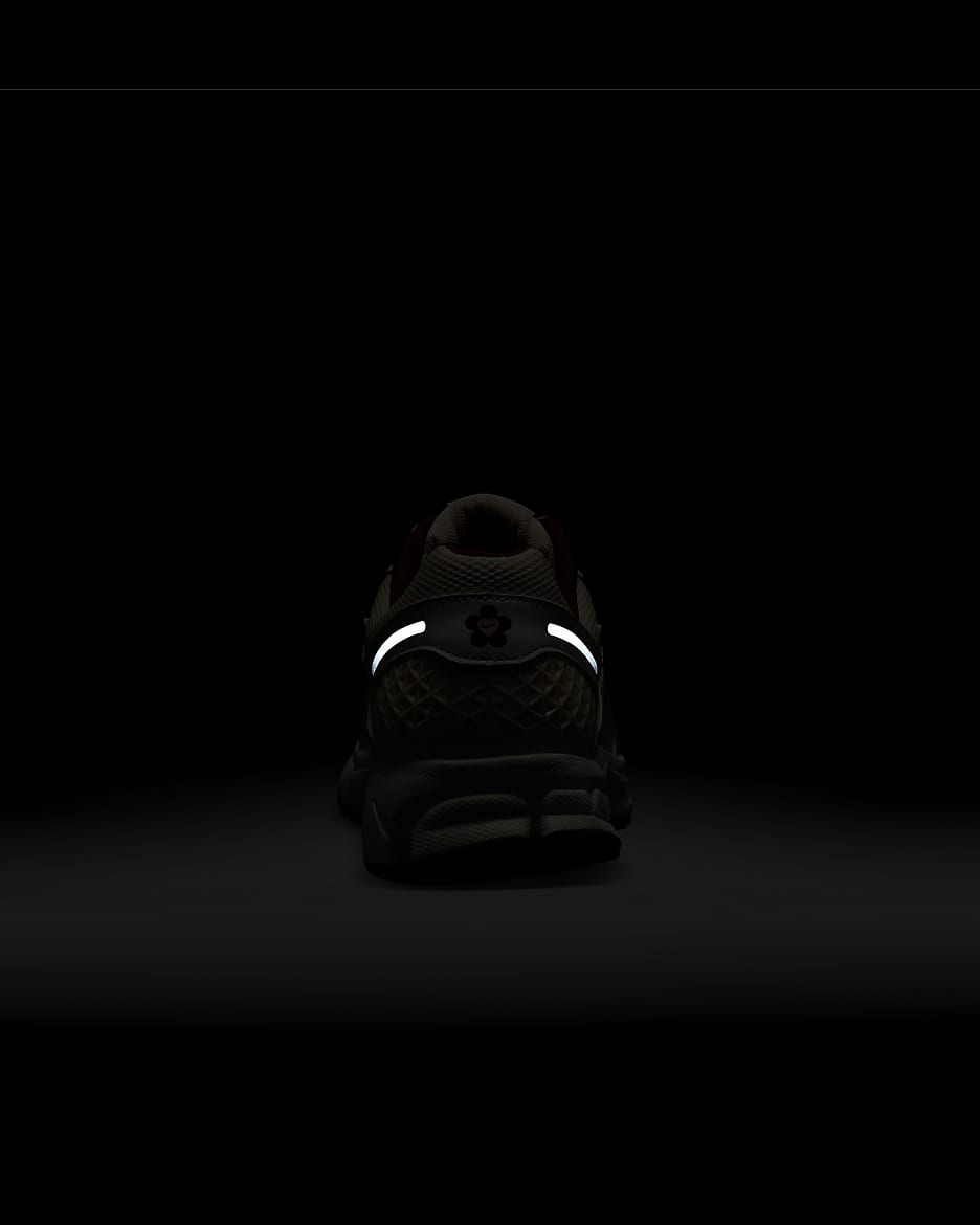 Nike Zoom Vomero 5
Women's Shoes