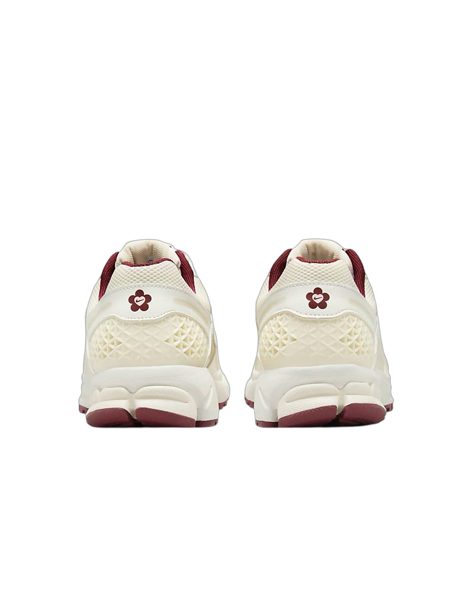 Nike Zoom Vomero 5
Women's Shoes