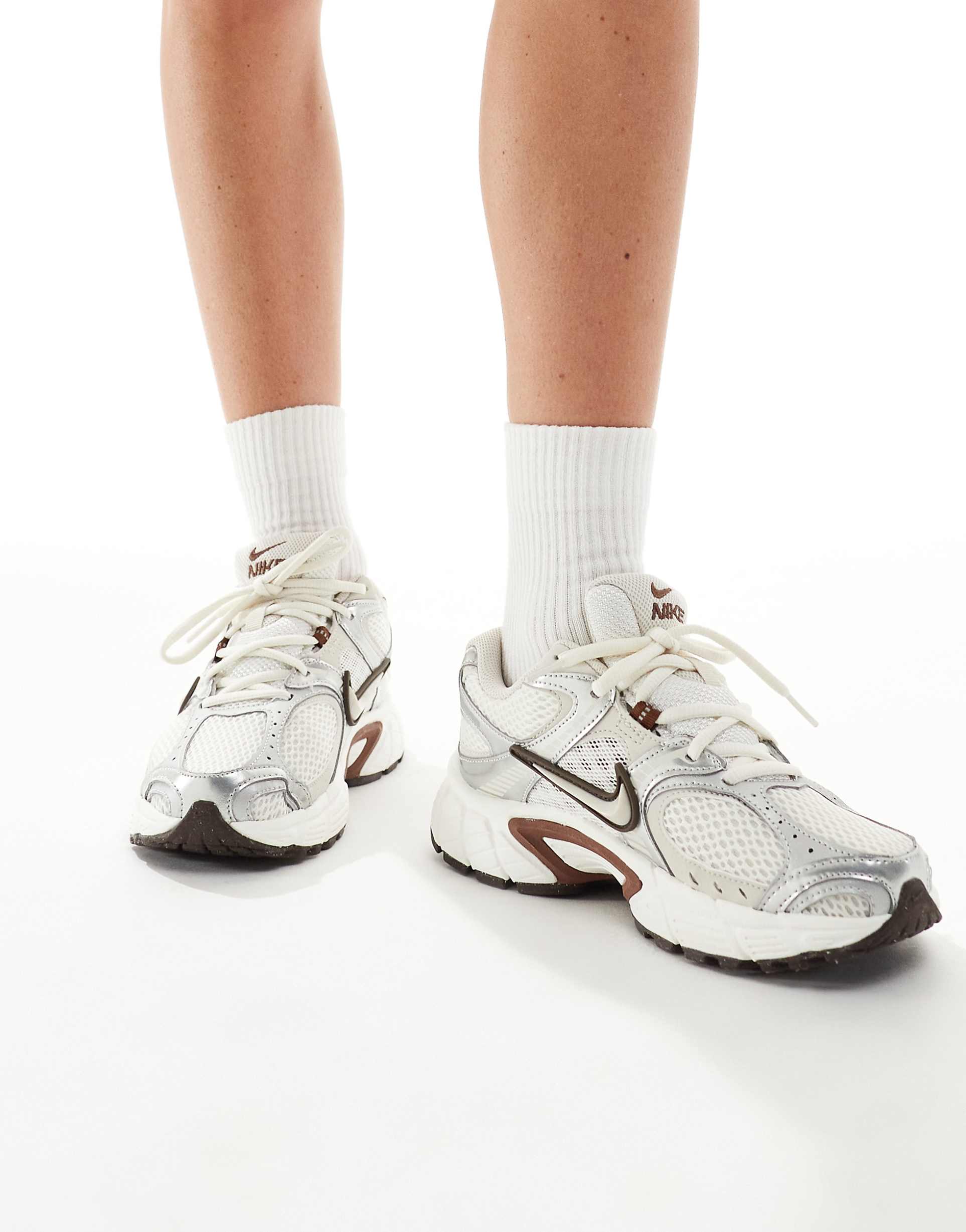 Nike V5 RNR sneakers in off white and brown