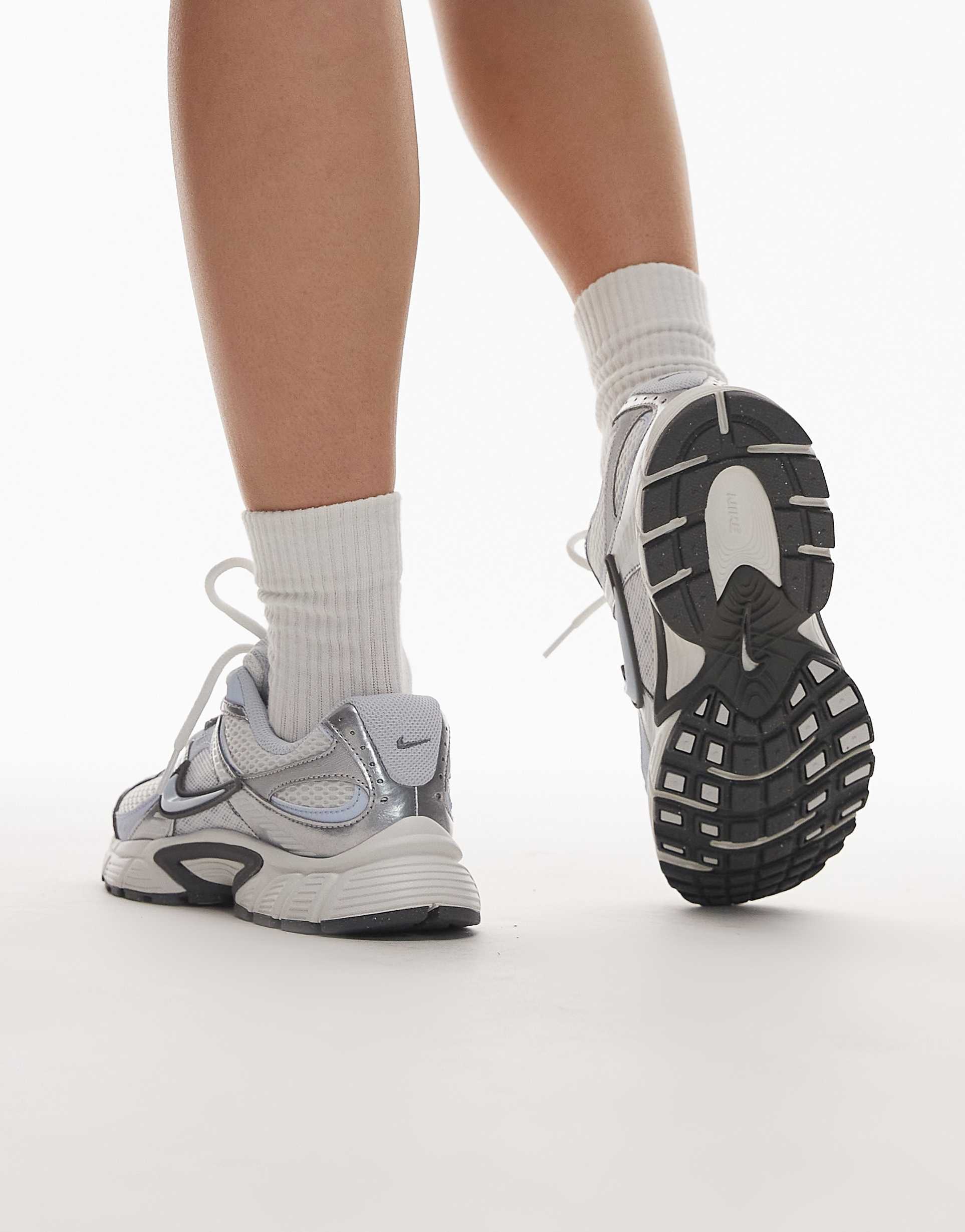 NIKE
V5 RNR "WHITE Grey"