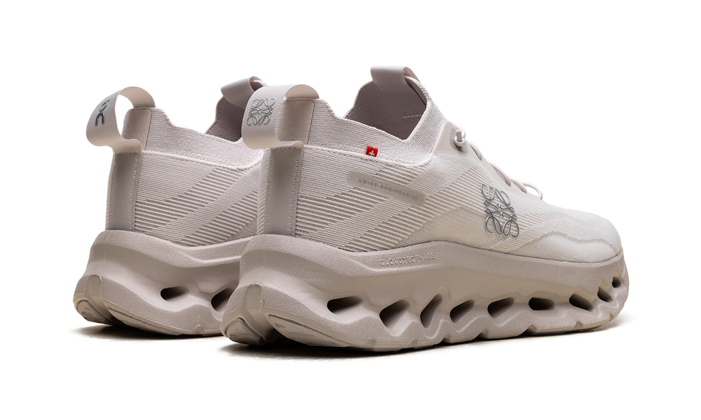 ON CLOUD RUNNING
CLOUDTILT
"LOEWE - SAND"