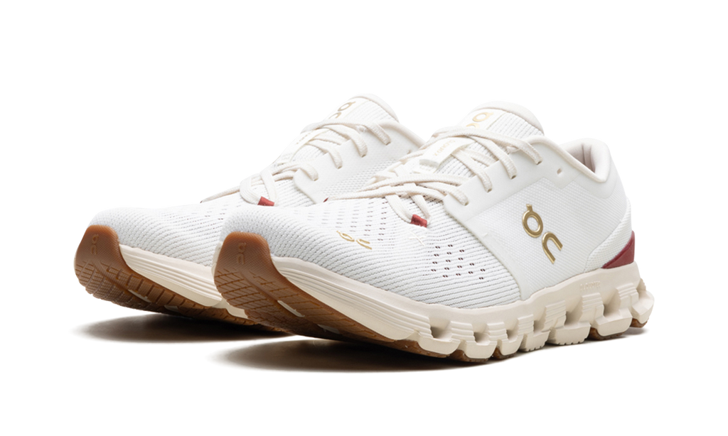 ON CLOUR RUNNING
X 4
"YEAR OF THE SNAKE"