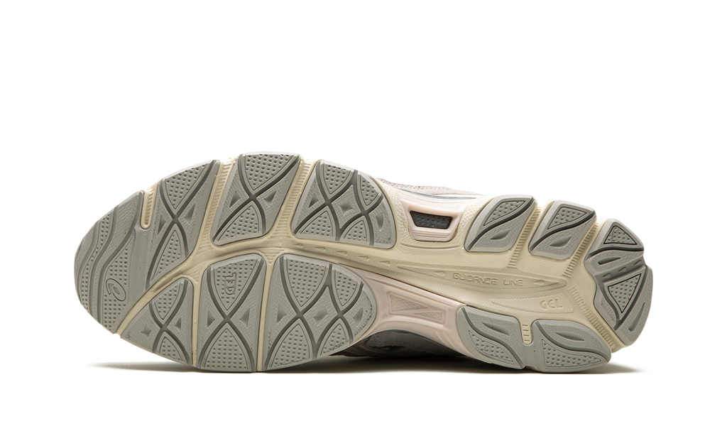 ASICS
GEL NYC
"OYSTER GREY"