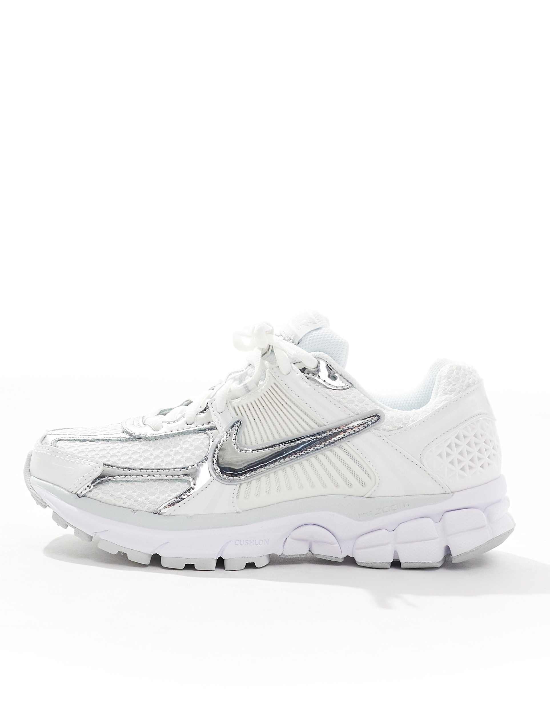 Nike Vomero 5 Chrome Toe