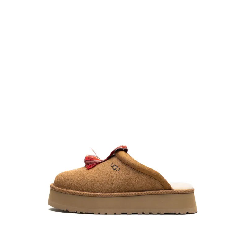 UGG
Tazzle "Chestnut" slippers