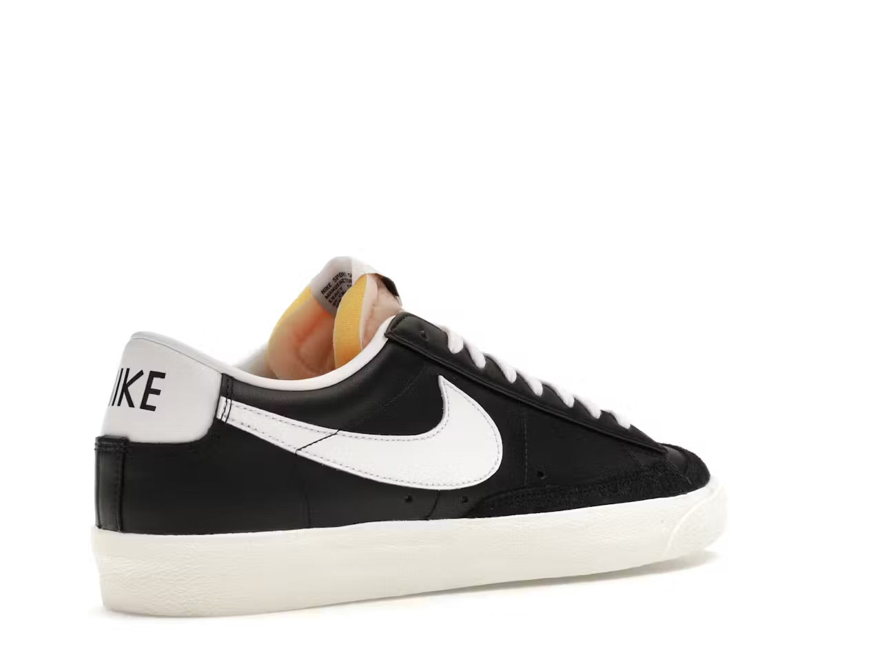 Nike Blazer Low 77
Black White