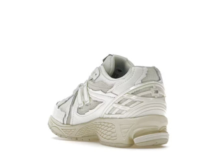 New Balance 1906D
Protection Pack White