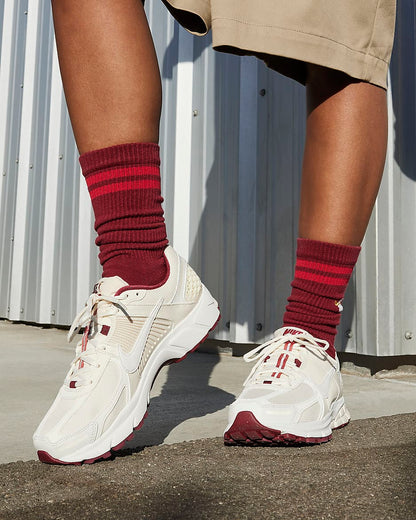 Nike Zoom Vomero 5
Women's Shoes