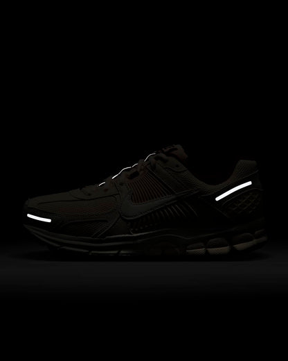 Nike Zoom Vomero 5
Women's Shoes