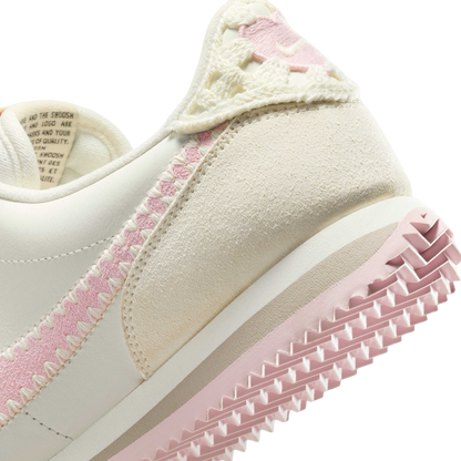 Nike
Women's Cortez "Valentine's Day" - Sail/Pink Foam