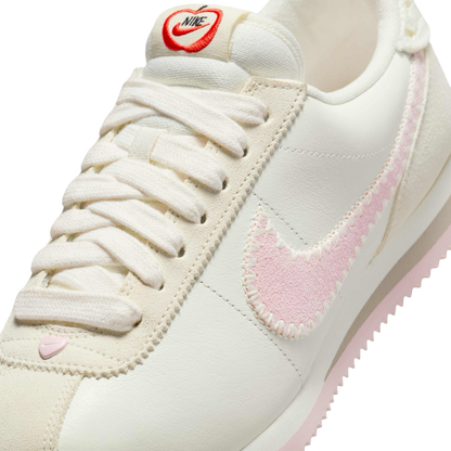 Nike
Women's Cortez "Valentine's Day" - Sail/Pink Foam
