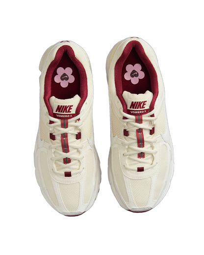 Nike Zoom Vomero 5
Women's Shoes