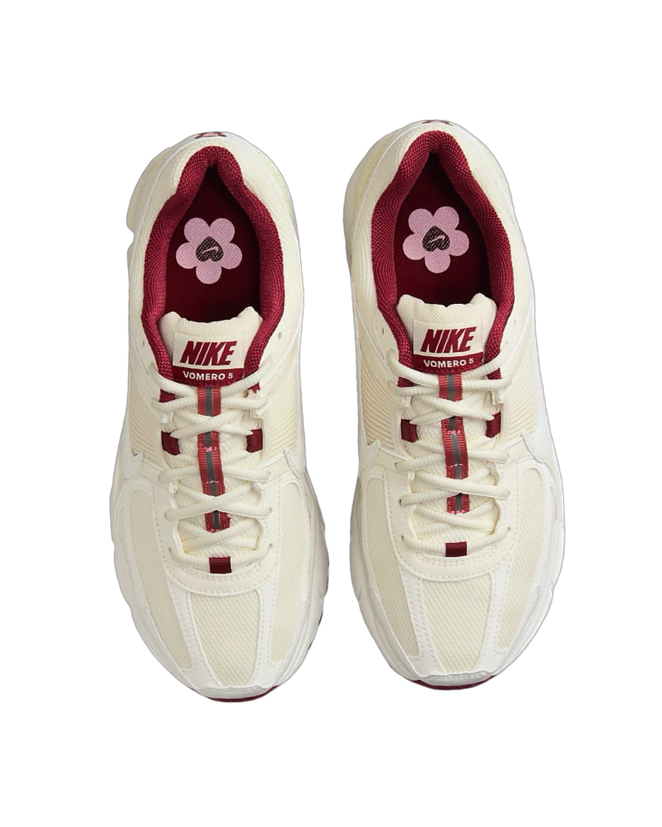 Nike Zoom Vomero 5
Women's Shoes