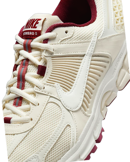 Nike Zoom Vomero 5
Women's Shoes