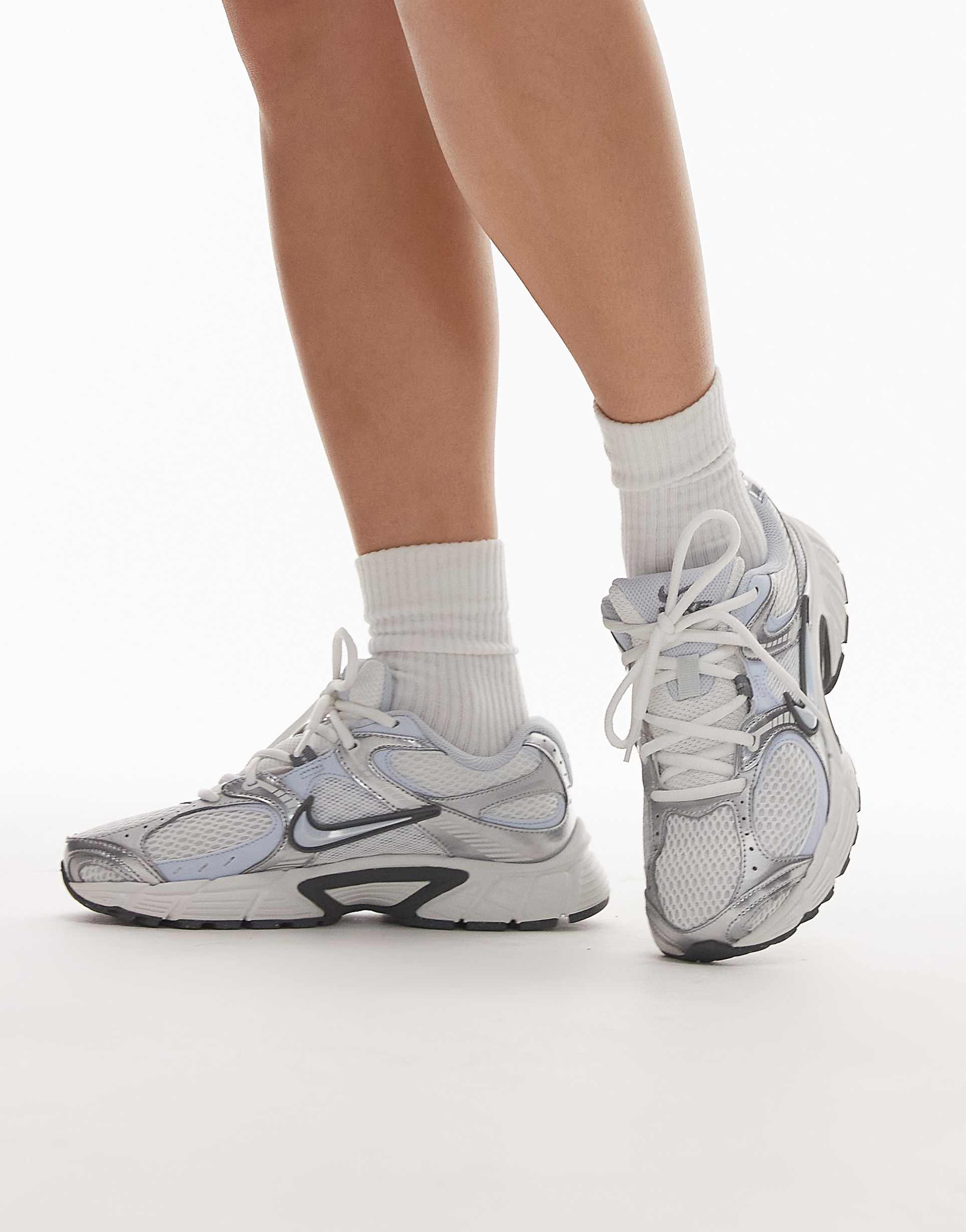NIKE
V5 RNR "WHITE Grey"