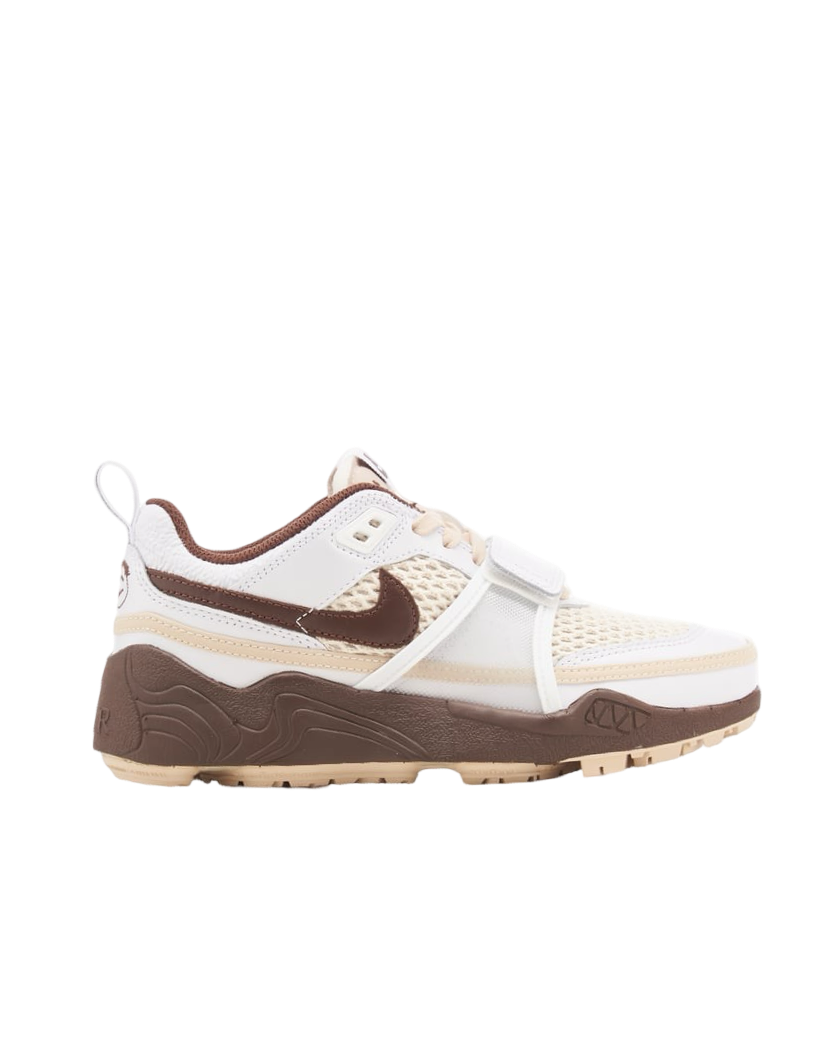 NIKE X TRAVIS SCOTT ZOOM FIELD JAXX
White / Light Chocolate