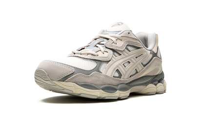 ASICS
GEL NYC
"OYSTER GREY"