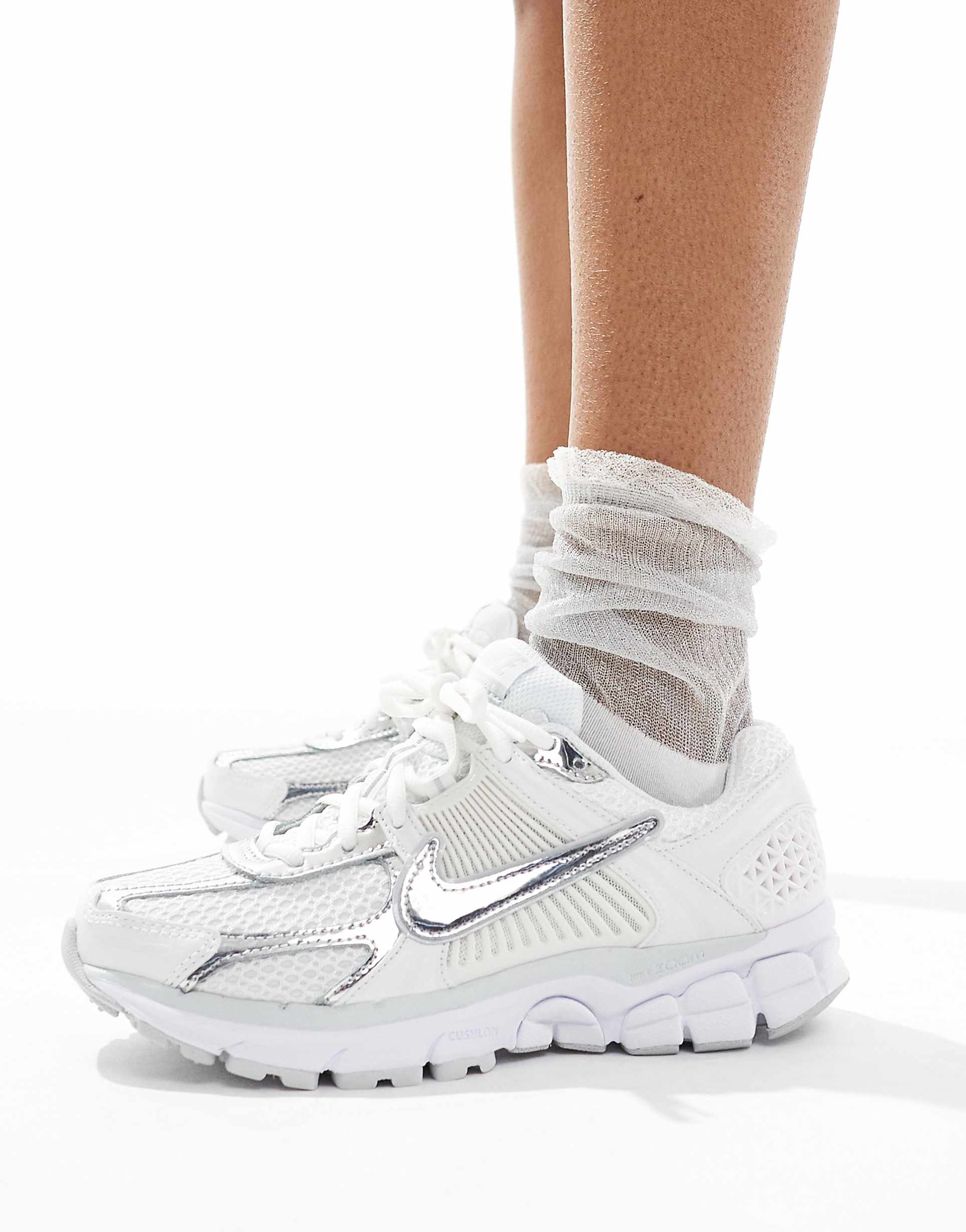 Nike Vomero 5 Chrome Toe