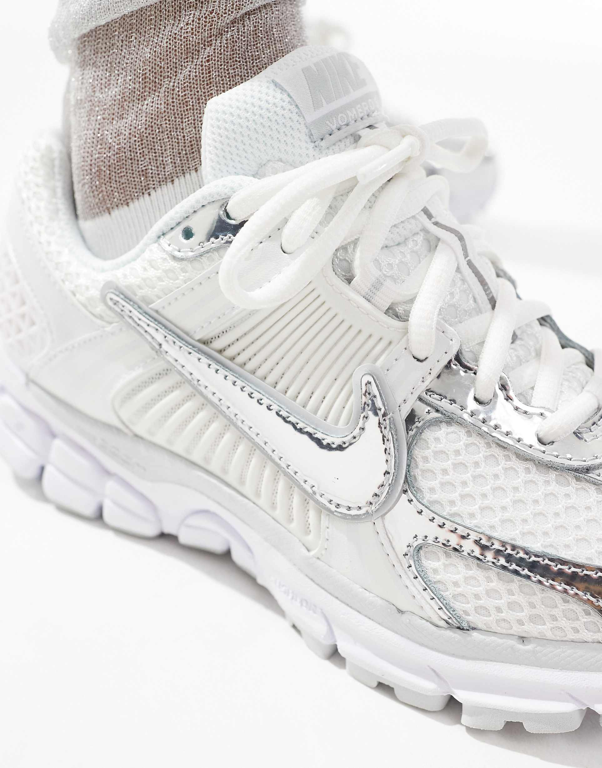 Nike Vomero 5 Chrome Toe