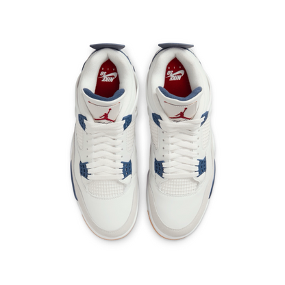 Air Jordan 4
Nike SB x Navy