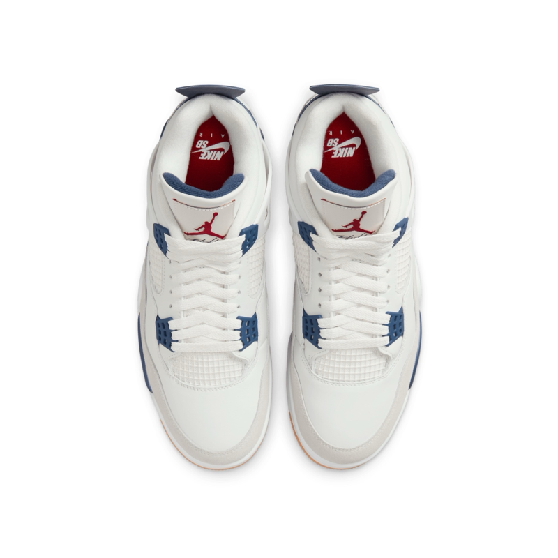 Air Jordan 4
Nike SB x Navy