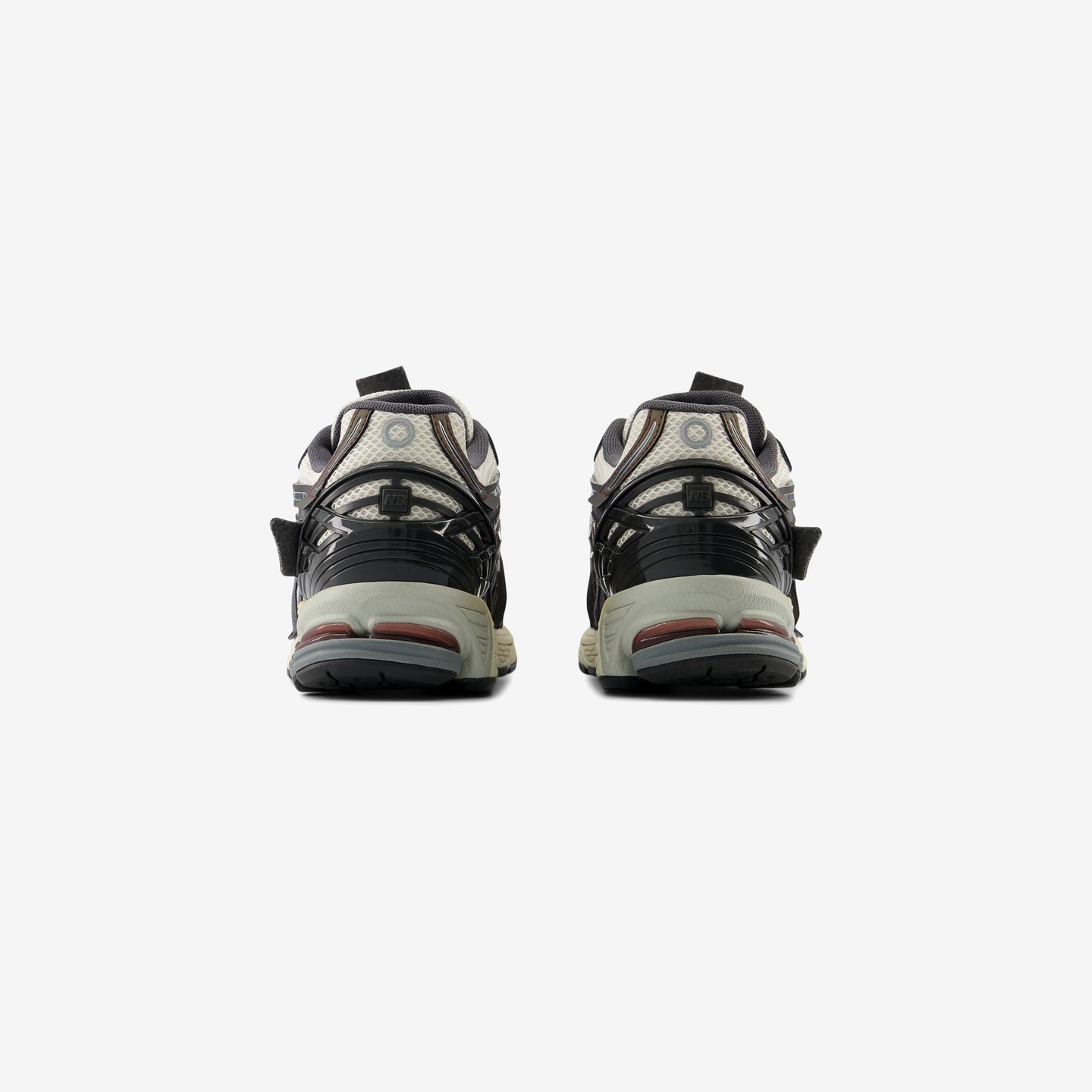 NEW BALANCE
1906A
