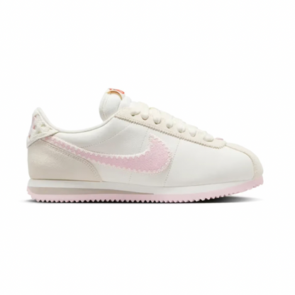 Nike
Women's Cortez "Valentine's Day" - Sail/Pink Foam