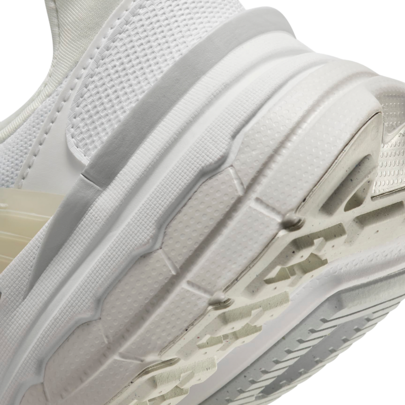 Nike V2K Run / Pure Platinum/Metallic Silver