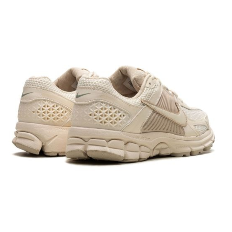 Nike Zoom Vomero 5 – Sail Light Orewood Brown