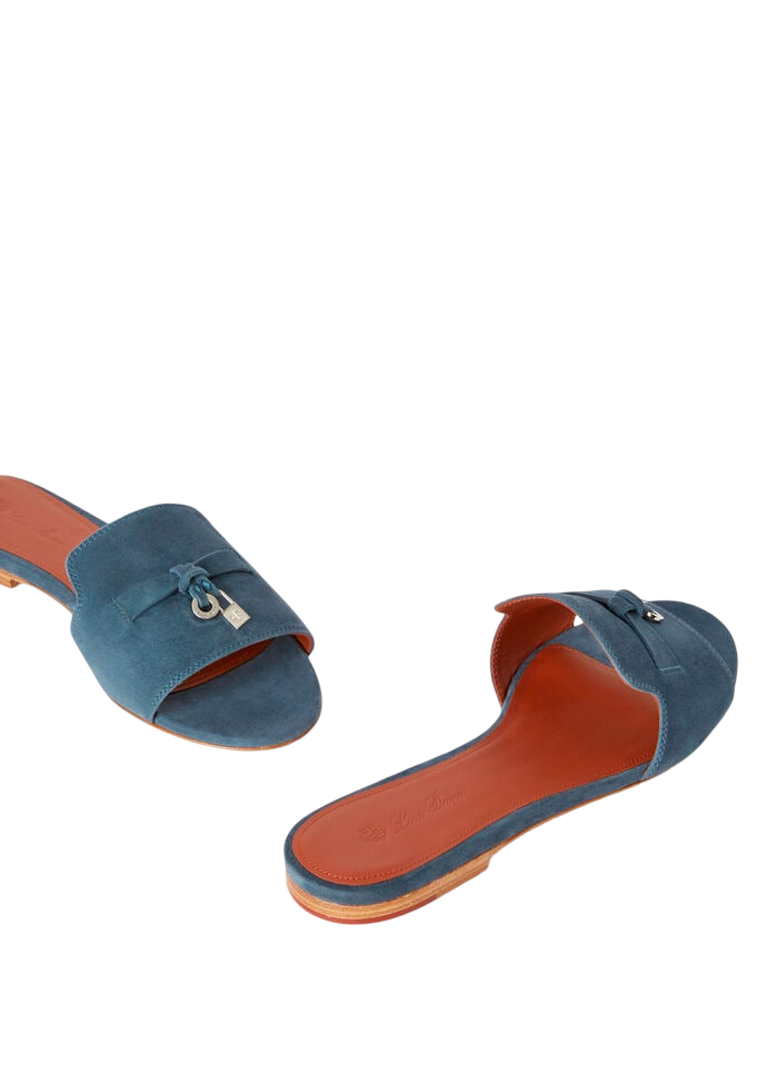 Loro paina Summer Charms Sandal
Swedish goatskin jeans color